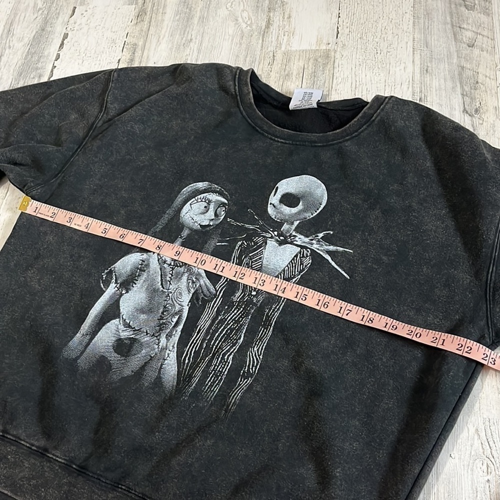 Disney The Nightmare Before Christmas Sweatshirt Size Small - Picture 7 of 9